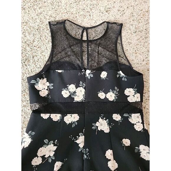 EXPRESS Women's Sexy Mini Dress Open Side Lined Little Black Dress Floral Size 8 - Picture 6 of 7